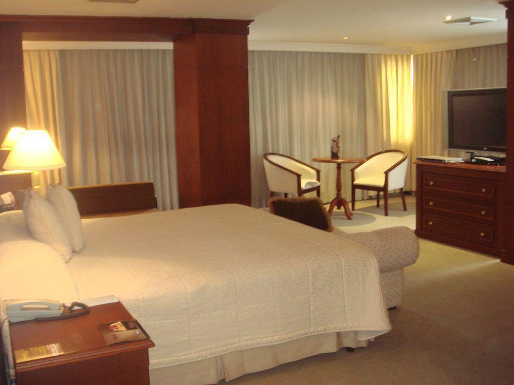 Hotel Emperador Ambato Exterior foto