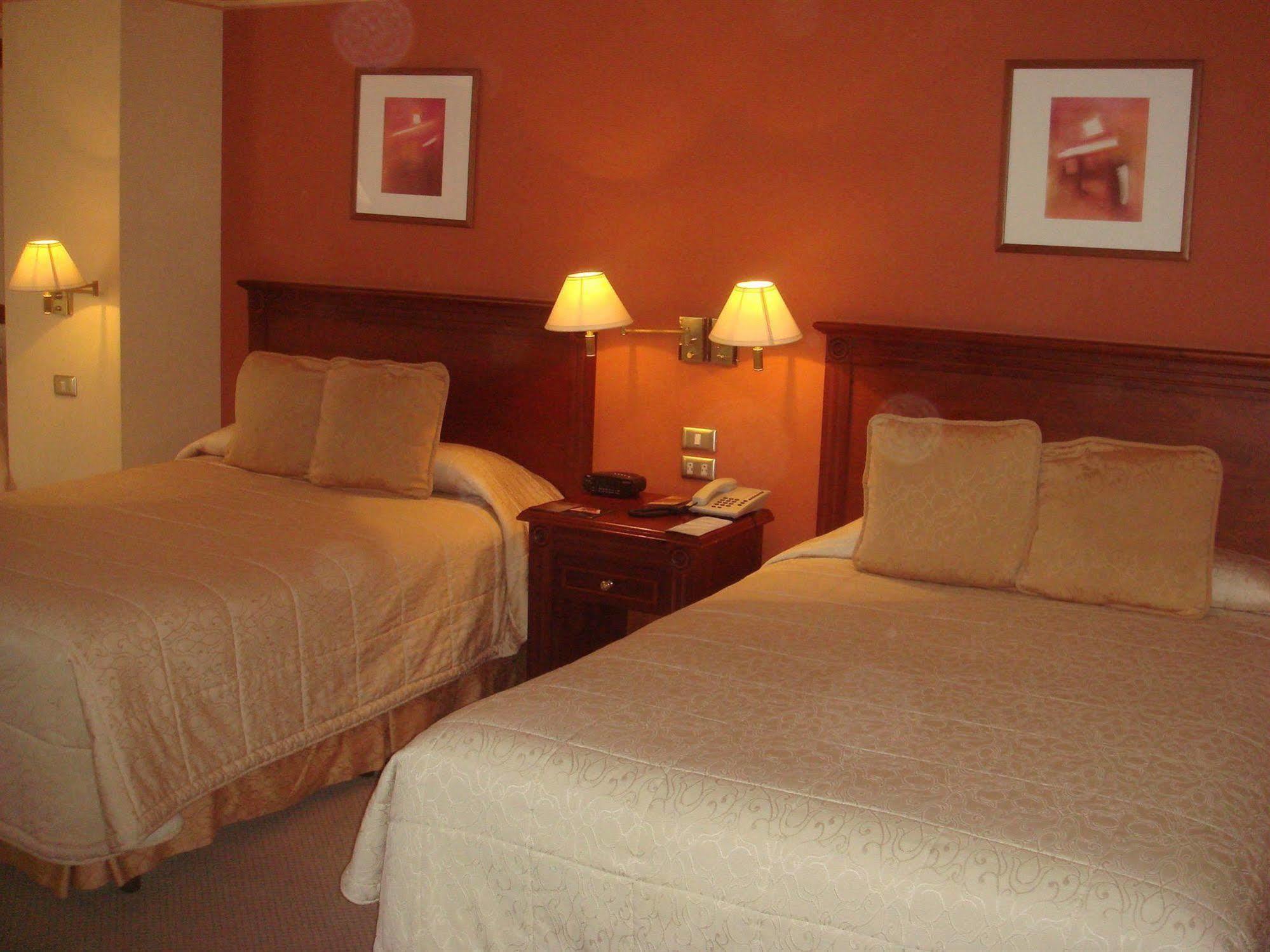 Hotel Emperador Ambato Exterior foto